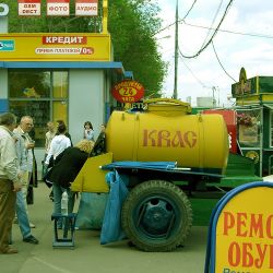 (Moscow) Enjoying Kvass barrel